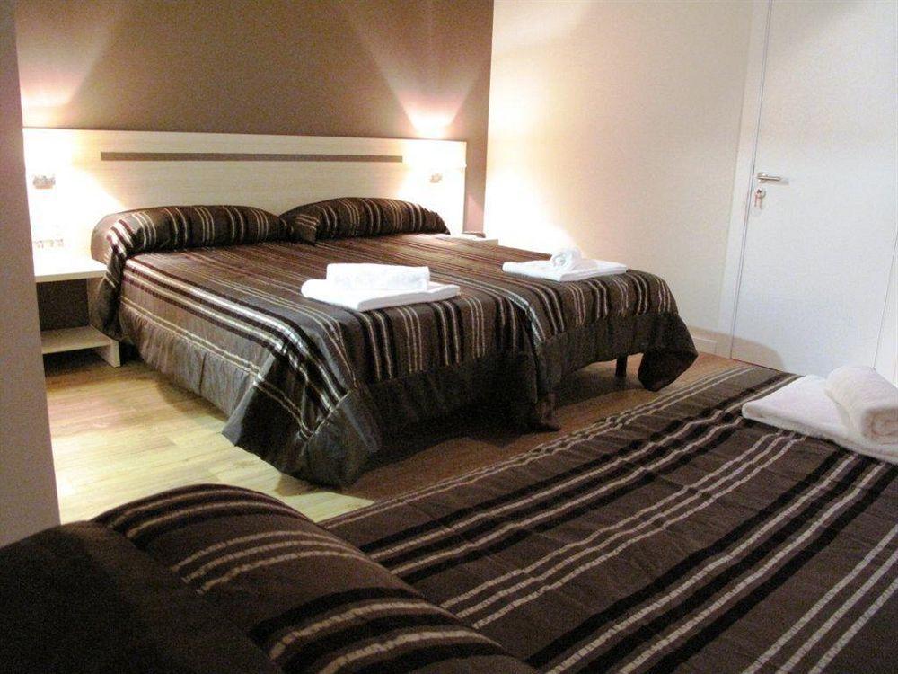 Hostal Barcelona Centro Bagian luar foto
