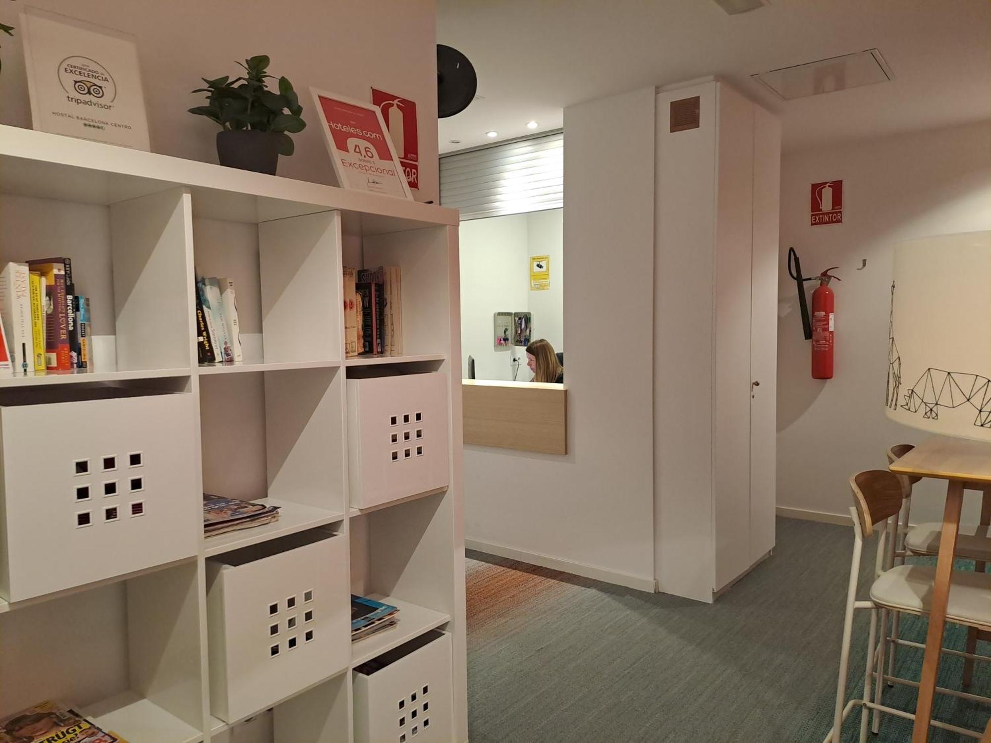 Hostal Barcelona Centro Bagian luar foto
