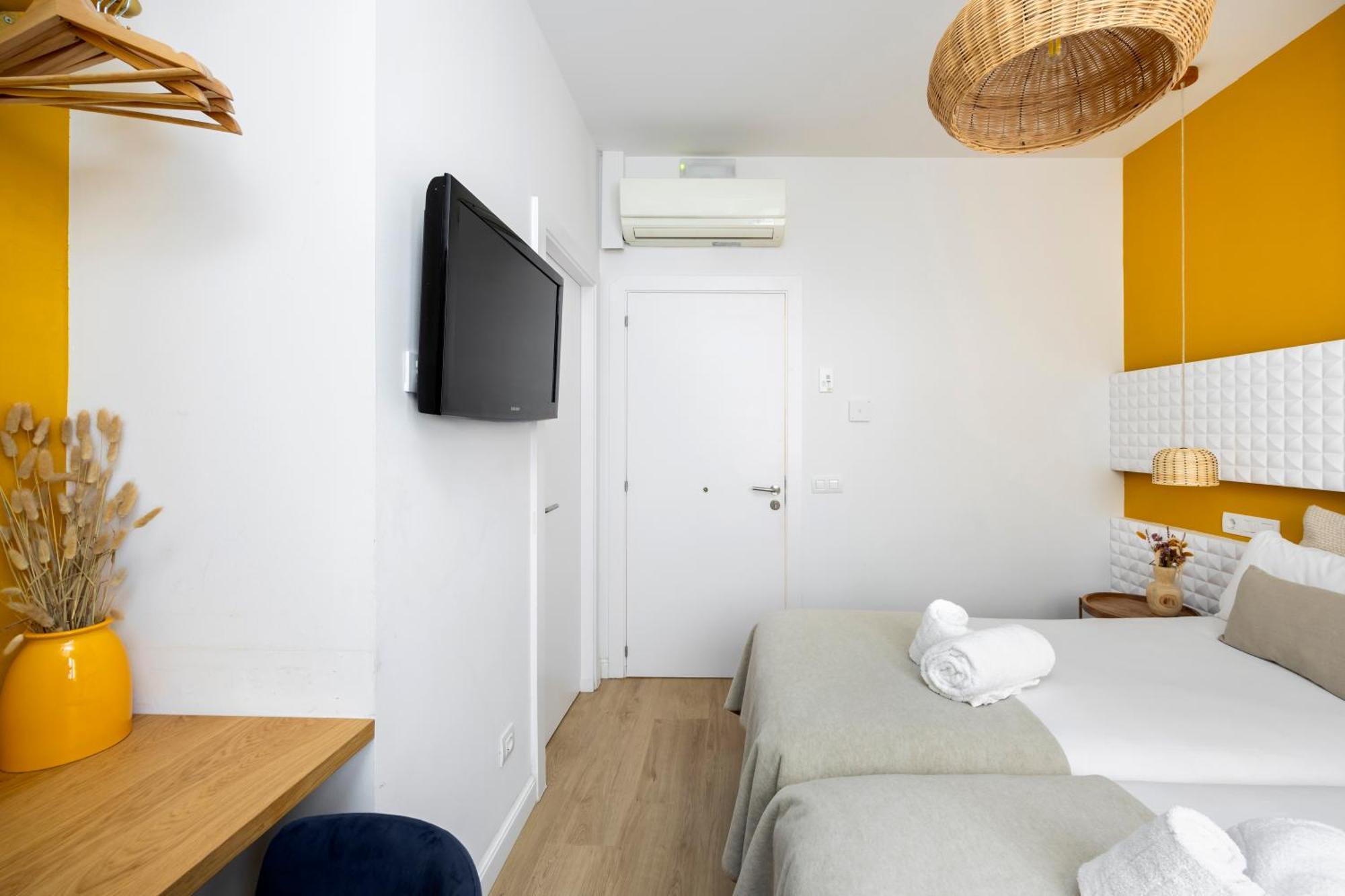 Hostal Barcelona Centro Bagian luar foto
