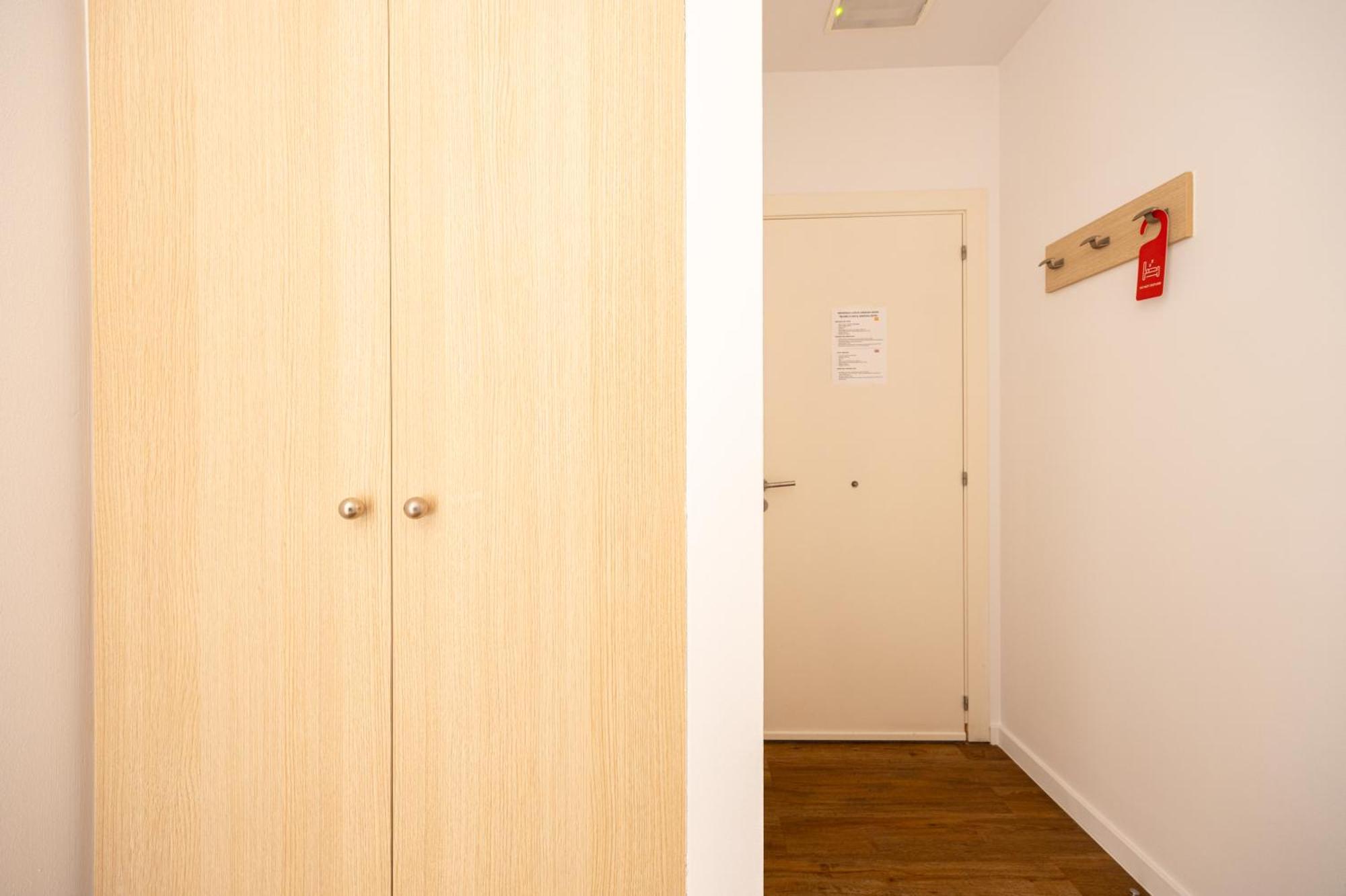 Hostal Barcelona Centro Bagian luar foto