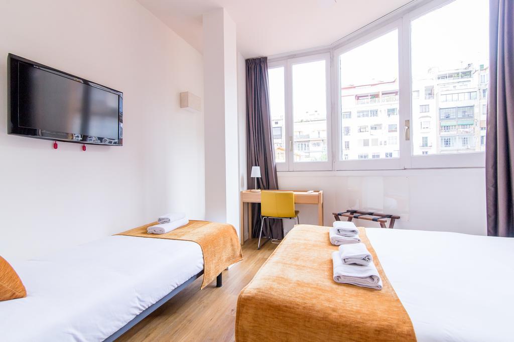 Hostal Barcelona Centro Bagian luar foto