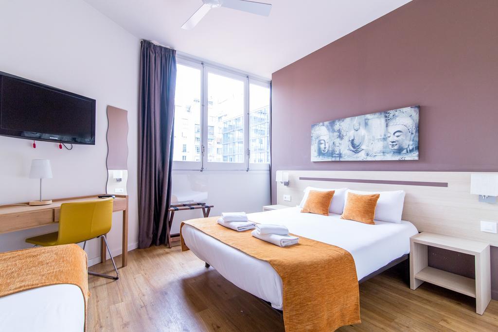 Hostal Barcelona Centro Bagian luar foto