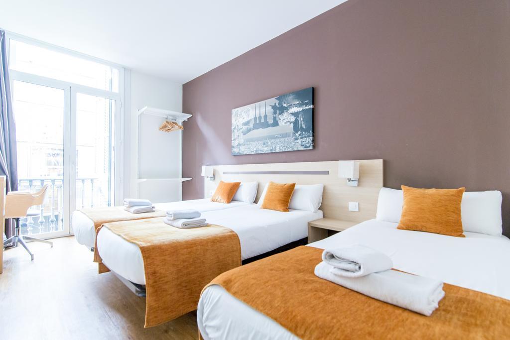 Hostal Barcelona Centro Bagian luar foto